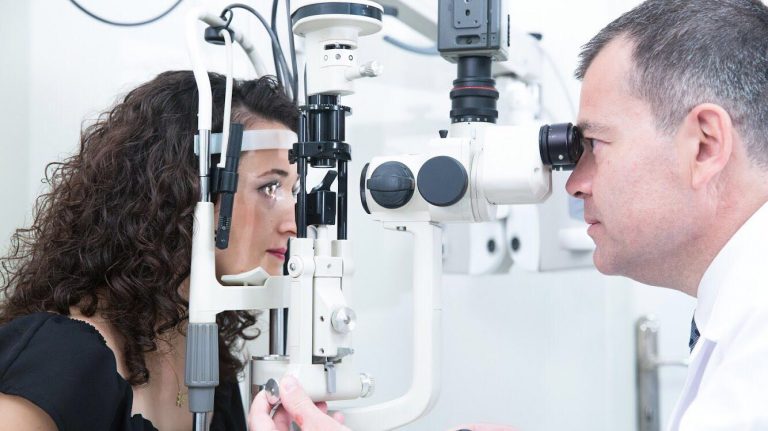 Göz içi iğne tedavisi neden ve nasıl yapılır? Göz Doktoru Prof.Dr.Tansu Erakgün